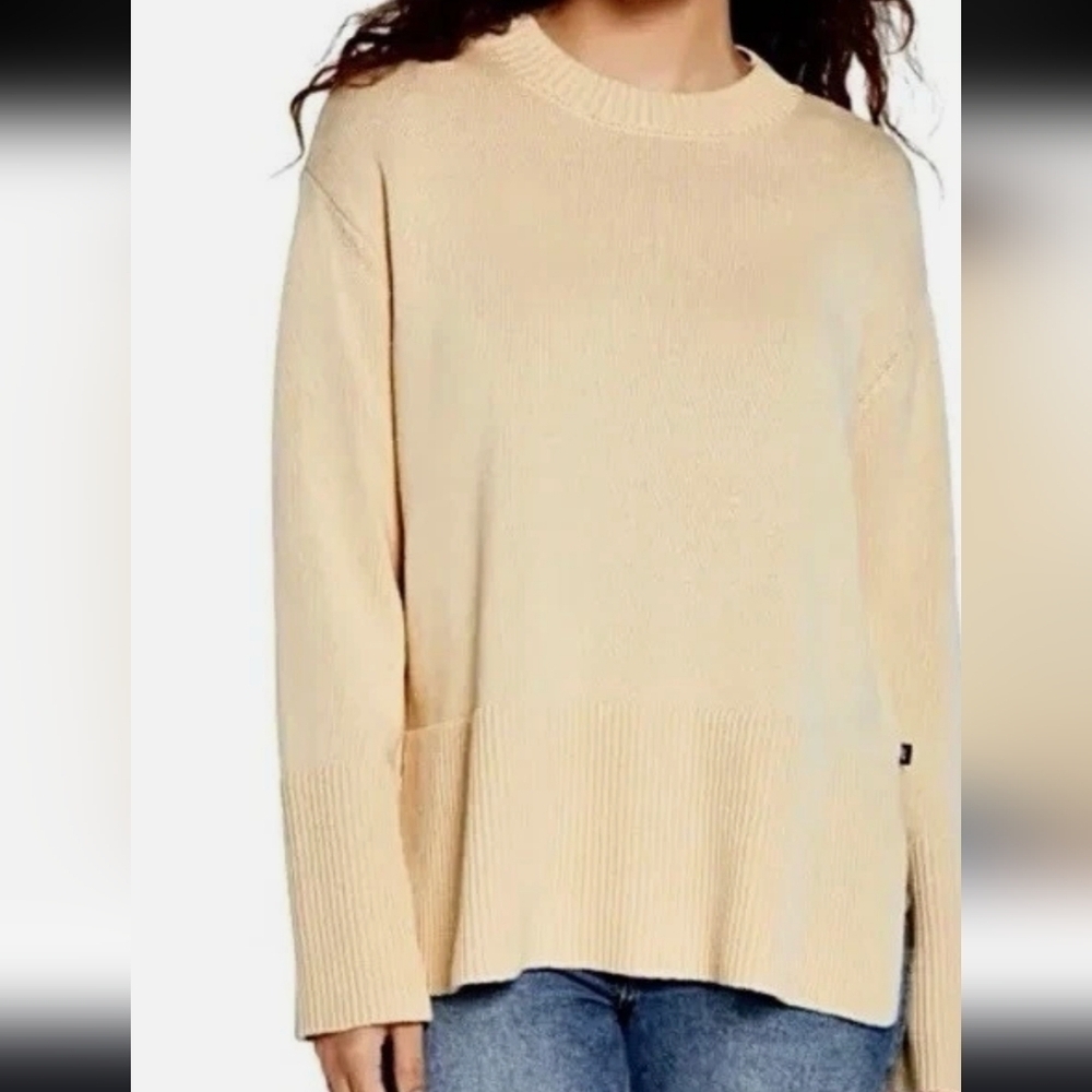 GAP Light Cream Crewneck Pullover